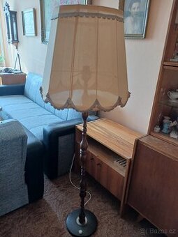 Stojací lampa