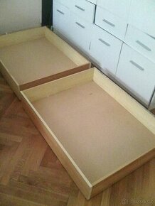 2 šuplíky na kolečkách - úložný prostor pod postel,