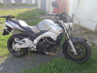 Suzuki GSR 600