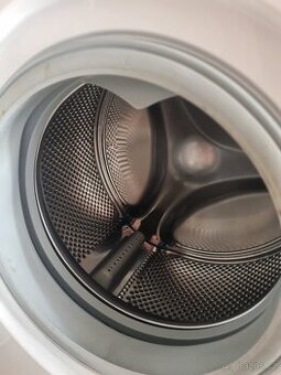 Pracka whirlpool