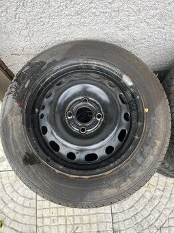 pneu + plech 4x 175/65 R14 (výrobce - nexen)