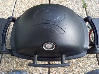 Gril Weber Q1200 vč. podstavce, bomb a grilovacího náčiní