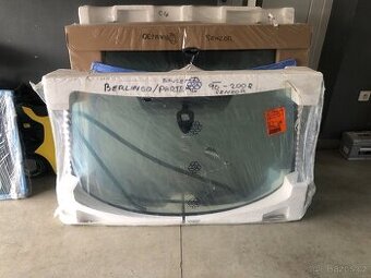 berlingo partner 96-2008 celni okno nove original