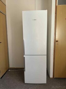 lednice BOSCH kombinovaná Serie 6 KGE368WCP