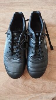 Kopačky Umbro ve velikosti 40