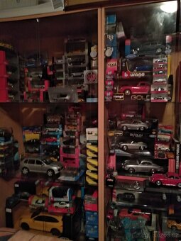 300 modelů Porsche i výměna za Lego