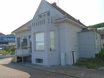 Pronájem  domu  Zlín  obchodní prostory  s bydlením - 1