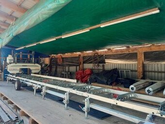 Mobilní   kmenová pásová pila