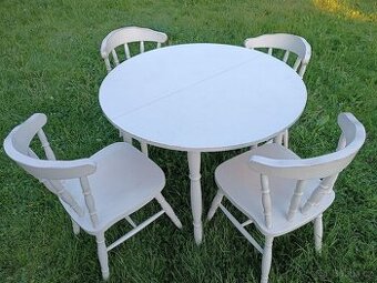 Kulatý stůl s židlemi masiv.