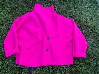 Krátký dámský kabátek