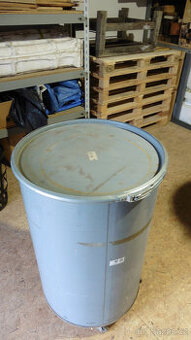 plechový sud s uzavíratelným víkem 250l