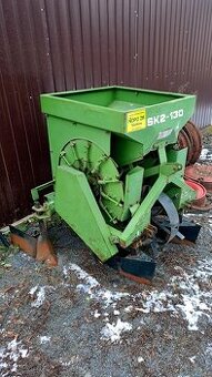 Sazeč na brambory za malotraktor