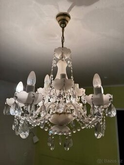 Křišťálový hezký lustr
