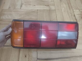 Zadní světlo bmw e30