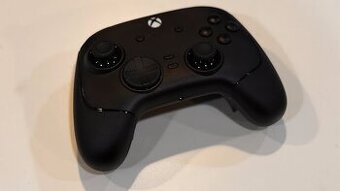 Razer Wolverine V3 Tournament Edition controller - 1