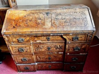 Starožitný sekretář / psací komoda – intarzie, dýha, klíček