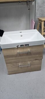 Nová Koupelnová skříňka s umyvadlem