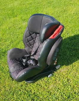 Velmi hezká dětská autosedačka s Isofix