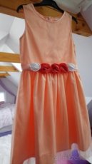 meruňkové nové šaty vel 9-10 let