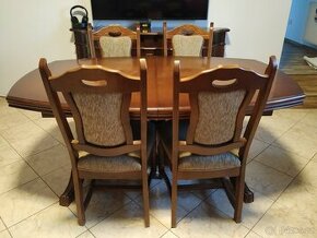 Masivní jídelní stůl + 4 židle