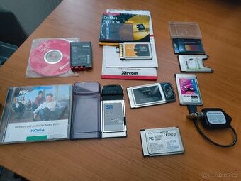 8x PCMCIA karty (LAN, WiFi apod...)