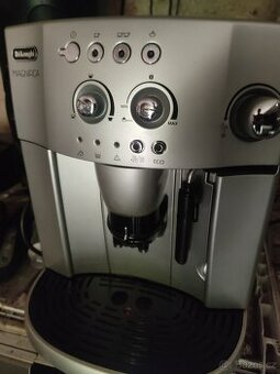 kávovar DeLonghi
