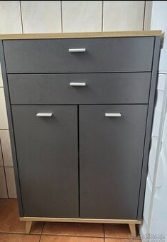 Koupelnová skříňka