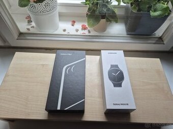 Samsung Z flip 7 512gb Cerna + Watch 8 44mm WIFI