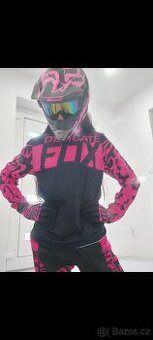 Motocross oblečení a helma