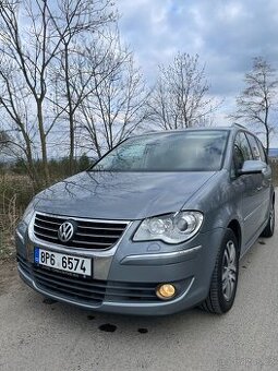 VW TOURAN Highline 1.4, 125kW, DSG, 7. míst, 8x kola