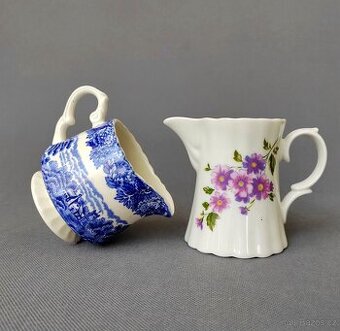 Krásný porcelánový a keramický mlecenky