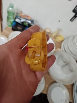 Starý náramek z jantaru