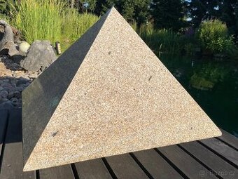 pyramida