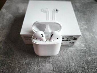 Sluchátka Apple AirPods 2 generace