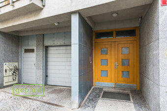 Pronájem, garážové parkovací stání, 14m2, Dalimilova 15