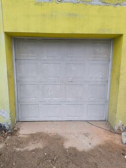 Sekční garážové vrata