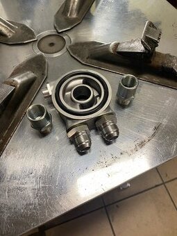 Adaptér pro montáž olejového chladiče