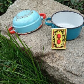 Smaltované modré nádobíčko pro panenky