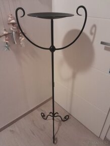 Stojan kovaný na pokojovou rostlinu