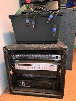 PA soundsystem – basy, středy, zesilovače v racku + aktivní