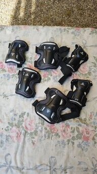 Prodám 3 dílnou sadu chráničů pro děti