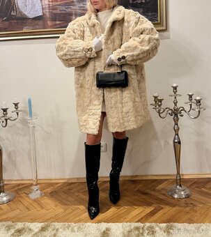 Bílý norkový kožich - 1