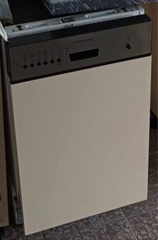 Myčka na nádobí 45 cm