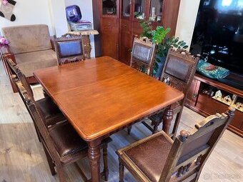 Starožitný stůl z masivů a šest židlí po renovaci