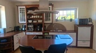 Venkovská linka se spotřebiči a ostrůvkem,6158