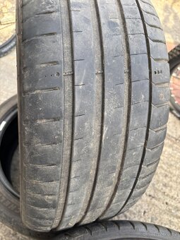 245/40 r18