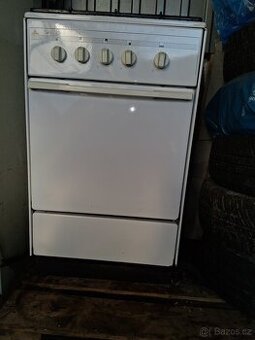 Sporák MORA - Propan Butan , bílý.