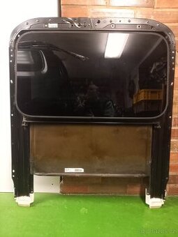 VW Touran - střešní okno