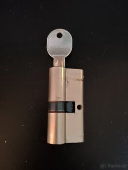 VLOŽKA  DO  DVEŘÍ