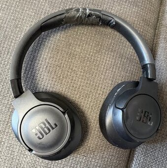 daruji bezdrátové sluchátka JBL 700BT